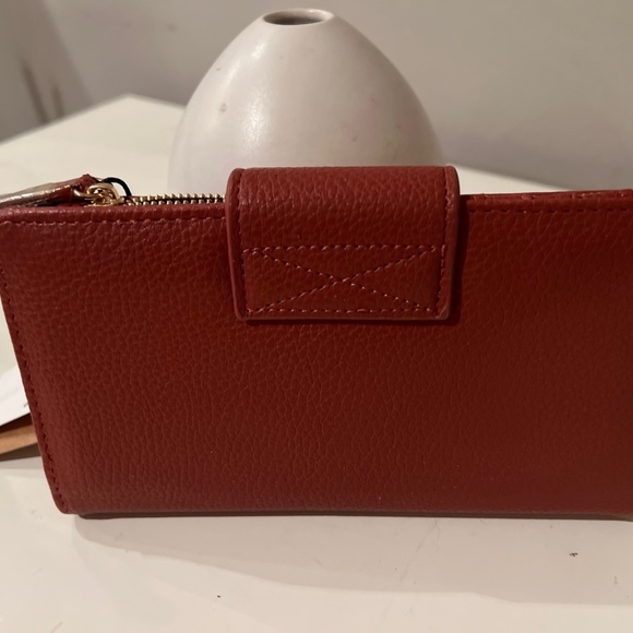 STEVE MADDEN BLINDY BI-FOLD PEBBLE FAUX LEATHER WALLET- PAPRIKA NWT - Picture 2 of 6